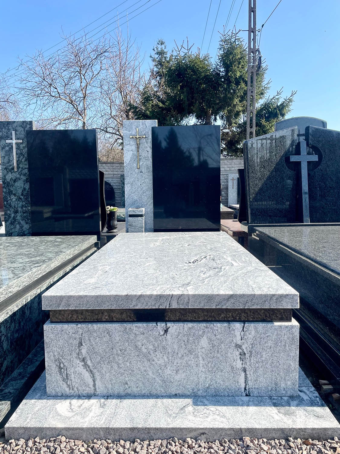 28_pomniki_babice_pomniki_granit