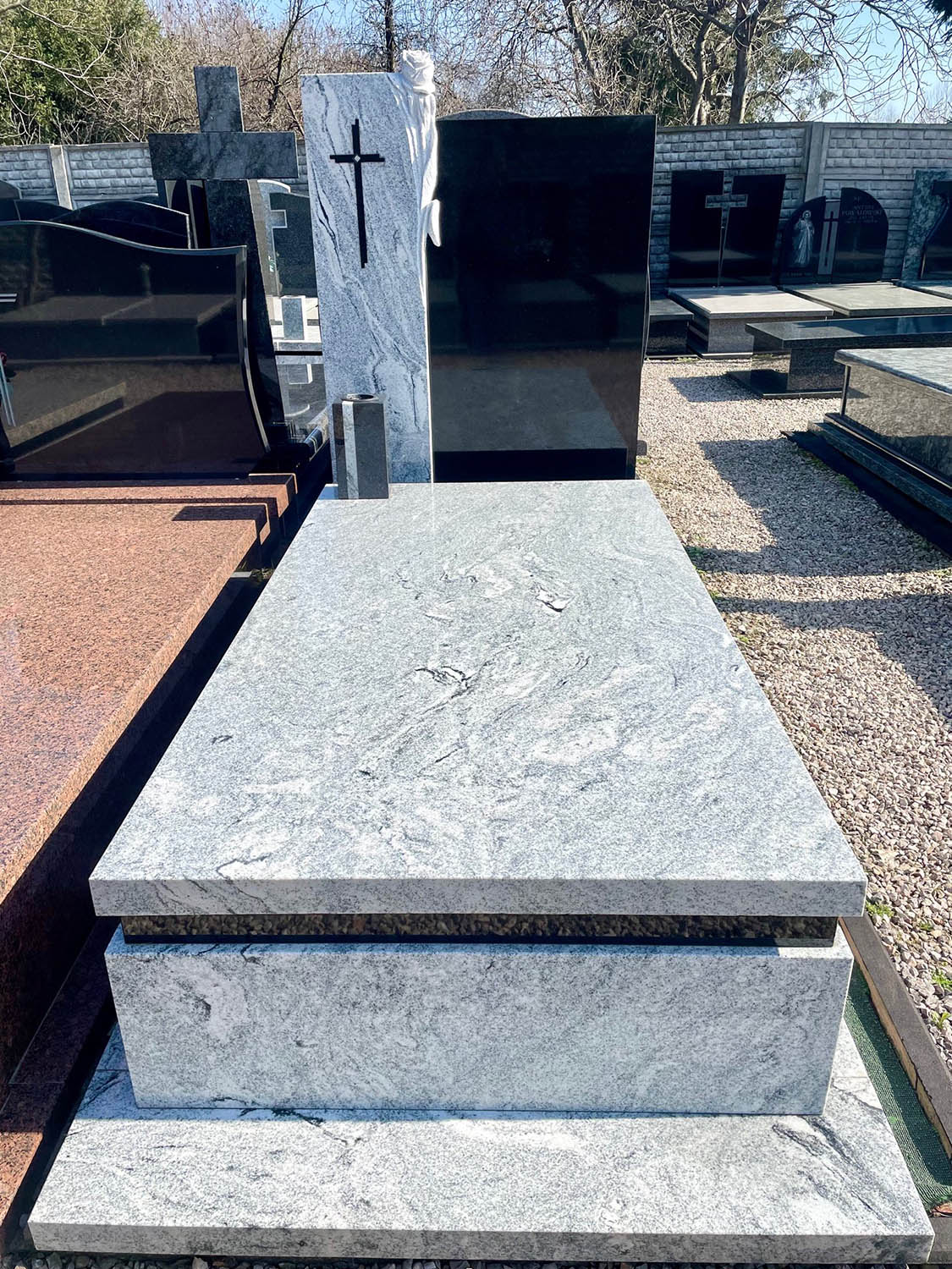 29_pomniki_babice_pomniki_granit