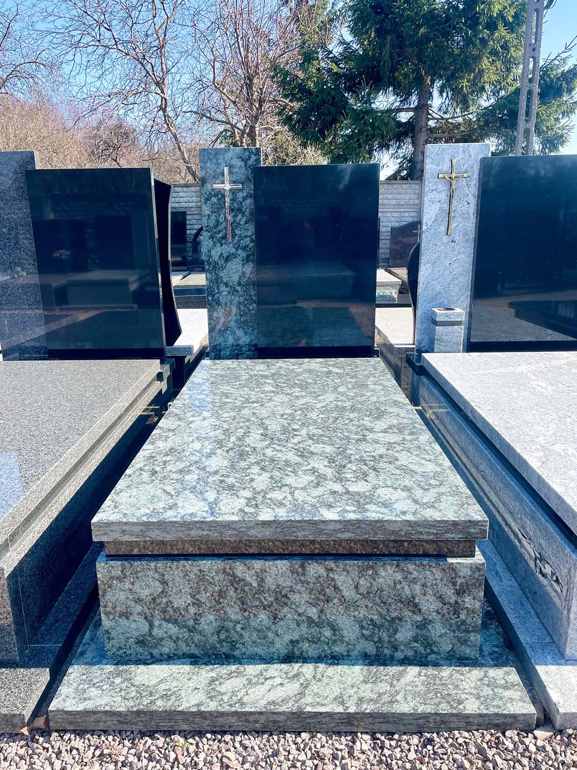 31_pomniki_babice_pomniki_granit